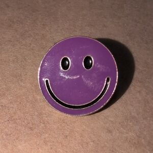 ❤️‍🔥10/$10❤️‍🔥 Purple Smiley Face Enamel Brooch Pin